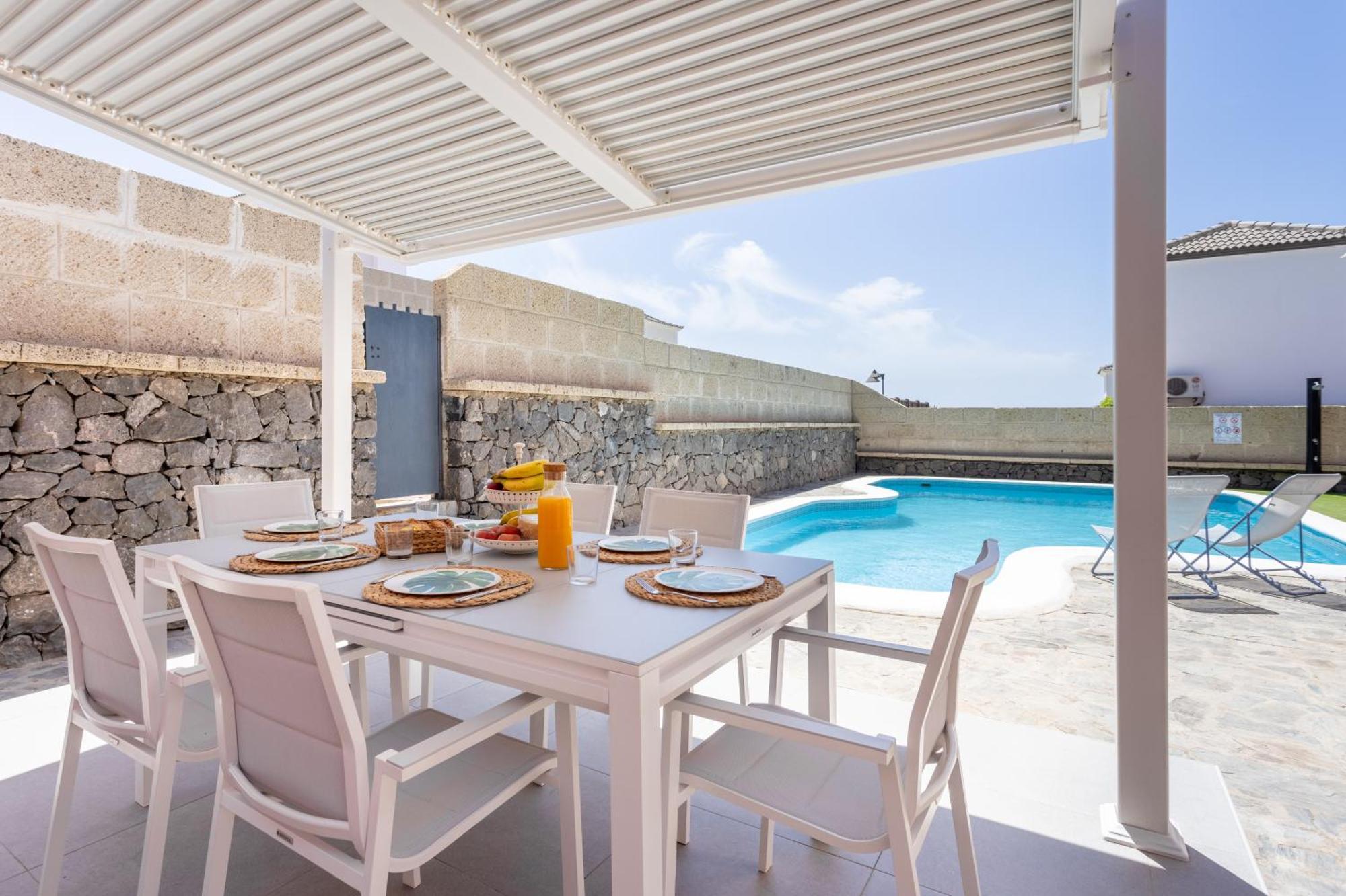 Villa Chloe Costa Adeje Tenerifesummervillas Giant Private Pool 11 Meters Long Luaran gambar